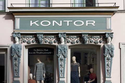 Shop front with caryatids from the 19th century