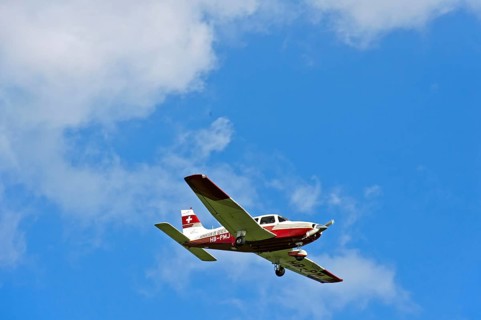 Piper PA-28-236 of the flying club Aero Club de Geneve approaching Geneva Airport