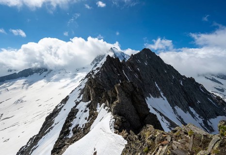 View from Schoenbichler Horn to Grosser Moeseler and Furtschaglspitze