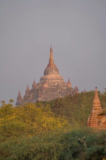 Htilominlo Temple at sunset