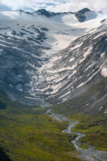 Zemmbach rises from the Schwarzensteinkees glacier