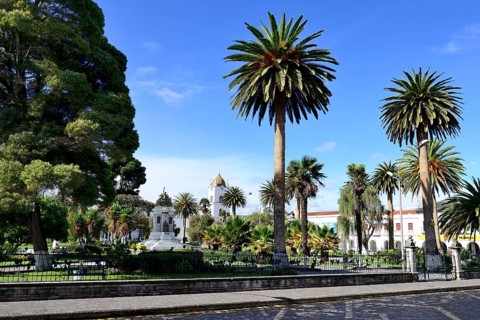 Parque Vicente Leon with its monument