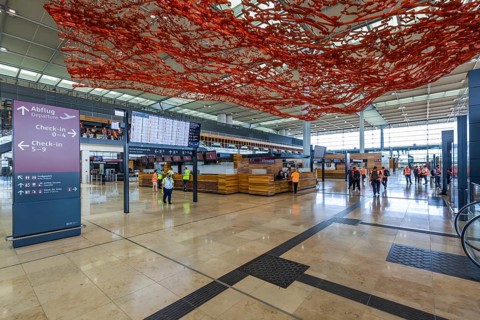 Trial operation in the departure hall in Terminal 1 of the new Berlin Airport BER