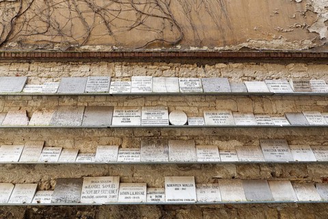 Wall with plaques commemorating the murdered Jews and the Holocaust