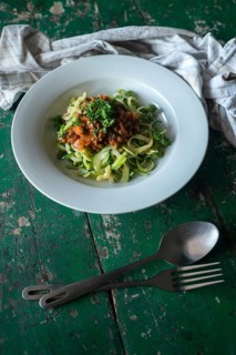 Zucchini pasta with lentils