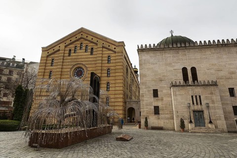 Raoul Wallenberg Memorial Park in the courtyard of the Great Synagogue