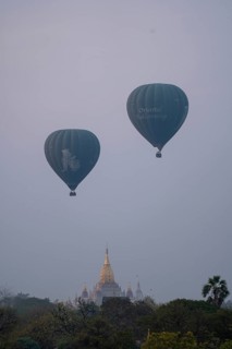Ananda Temple with two blue balloons