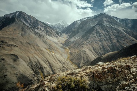 View to the east along the Wakhan Corridor on the descent from Daliz Pass