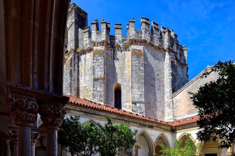 Cemetery cloister and rounded Templar Church