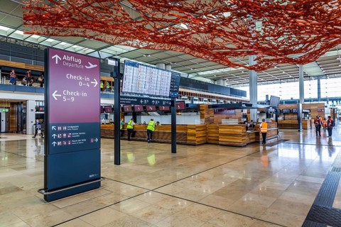Trial operation in the departure hall in Terminal 1 of the new Berlin Airport BER
