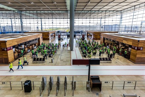 Trial operation in the departure hall in Terminal 1 of the new Berlin Airport BER