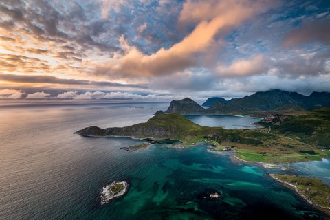 View from Offersoykammen to the coast of the Lofoten