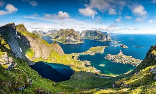 View from the mountain Reinebringen to fishing village Reine