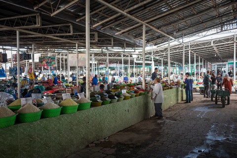 Market stand for pulses and spices