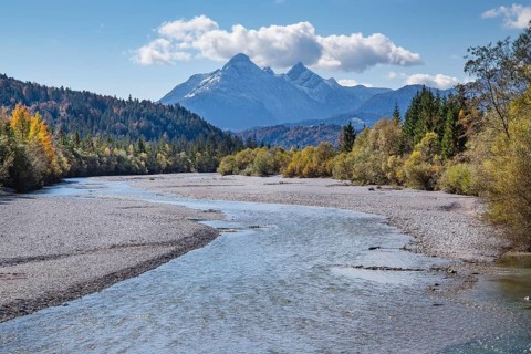 Autumn landscape in the Isar valley with Arnspitz group in the Wetterstein range