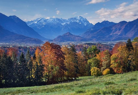 Autumn landscape above the Murnauer moss with Zugspitze group near Hagen