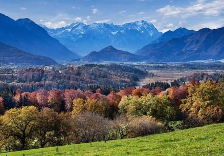 Autumn landscape above the Murnauer moss with Zugspitze group near Hagen