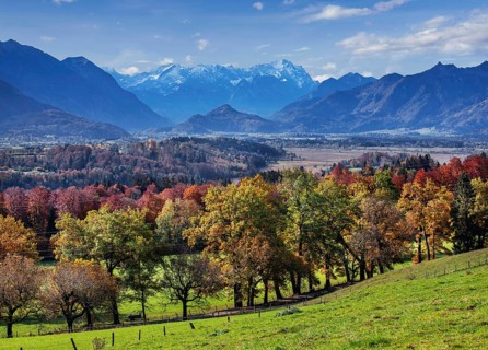 Autumn landscape above the Murnauer moss with Zugspitze group near Hagen