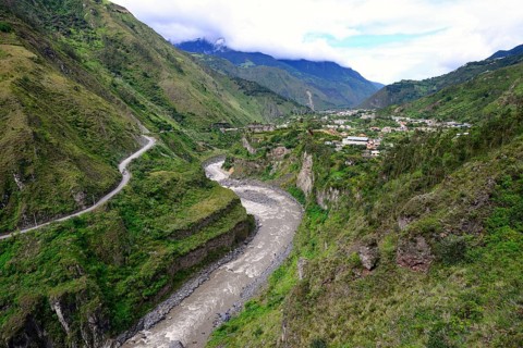 Rio Pastaza river valley