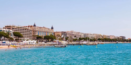 Building on the Promenade de la Croisette