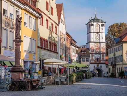 Herrenstrasse with Mariensaeule and Frauentor