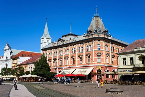 Andrassy House in the pedestrian zone
