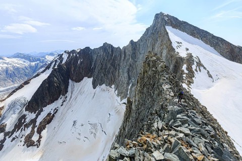 Mountaineers descending from Altmann