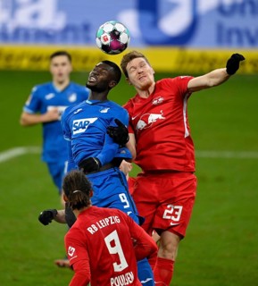 Header duel