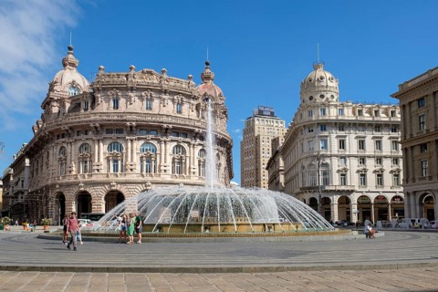 Piazza de Ferrari with fountain
