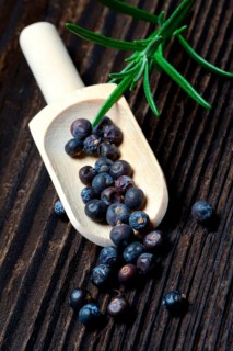 Dried juniper berries