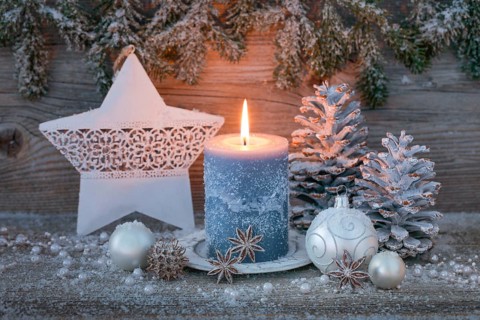 Natural Advent decoration with candle