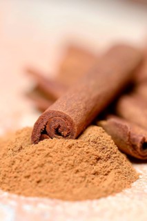 Cinnamonrods and powder