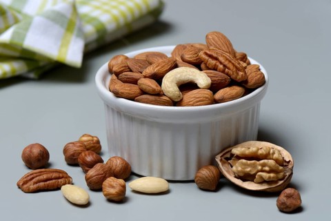 Mixed nuts in shell