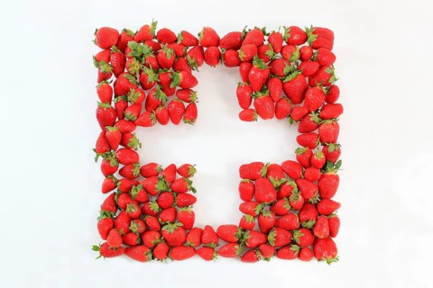 Strawberries in the shape of a Swiss cross