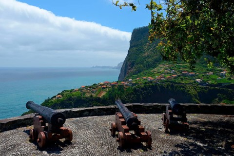 Fort with cannon and view of Faial and Eagle Rock
