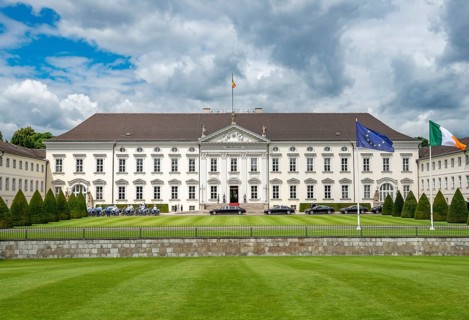 Bellevue Palace with European and Irish flag