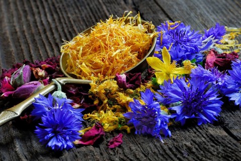 Flowers and spoons