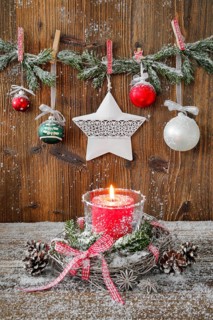 Natural Advent decoration with candle