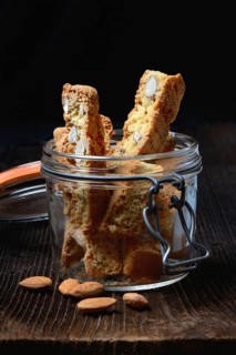 Cantucci in glass