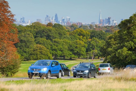 Heavy visitor traffic in Richmond Park