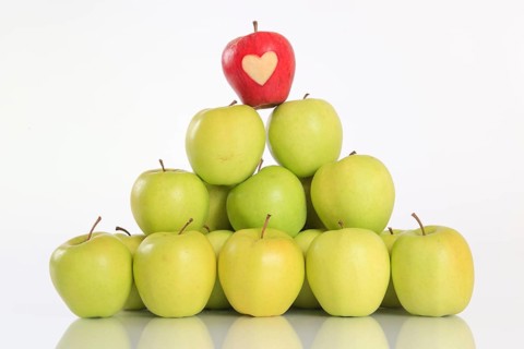 Pyramid from apples