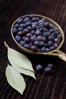 Dried juniper berries
