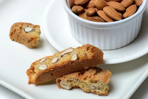 Cantucci and bowl of almonds