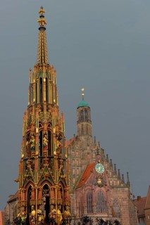 Schoener Brunnen and Church of Our Lady