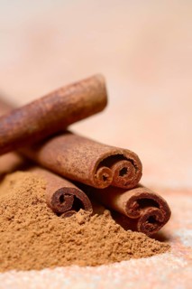 Cinnamonrods and powder