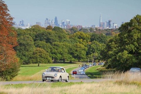 Heavy visitor traffic in Richmond Park