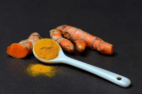 Turmeric powder and turmeric root