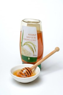 Rice syrup in bottle and bowl