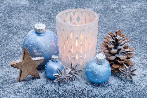 Natural Advent decoration in ice and snow