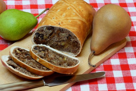 Engadine pear bread